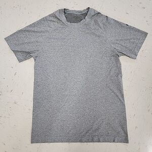 Fabletics Men's The Training Day Tee Light Gray Size Medium Workout Activewear